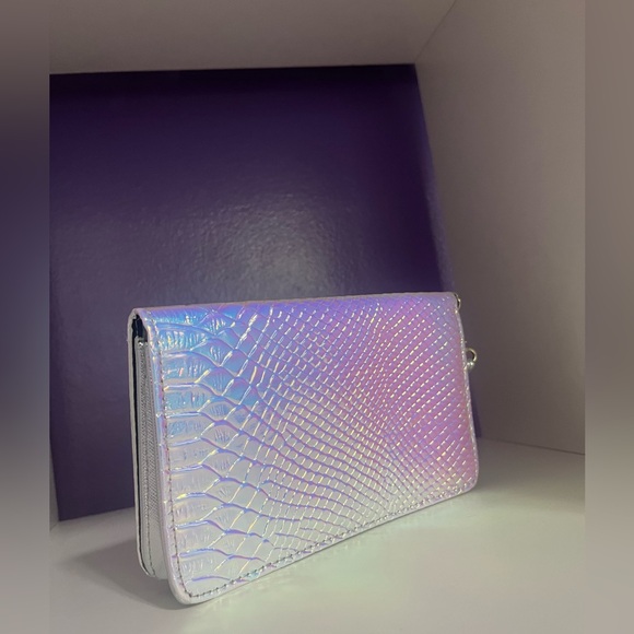 Reflective Wallet - Picture 7 of 9